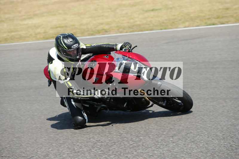 /Archiv-2023/28 05.06.2023 Moto Club Anneau du Rhin/vert-medium/6